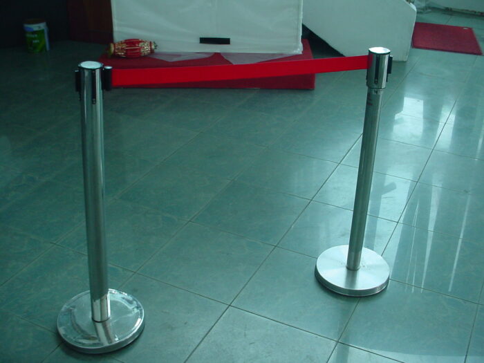 Queue Poles - Image 2