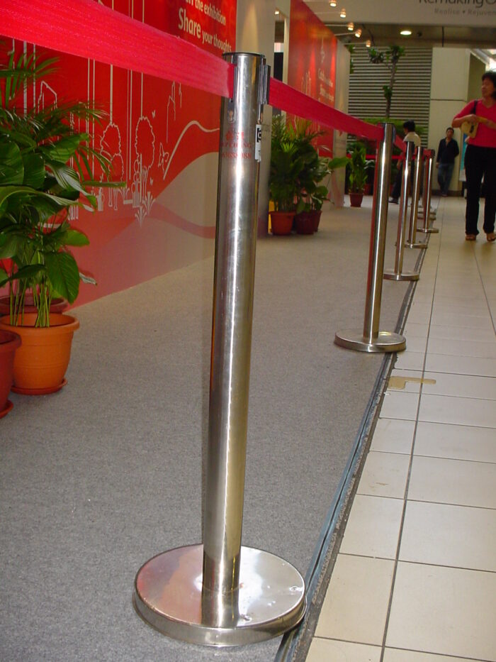 Queue Poles - Image 3